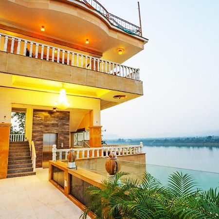 Treehouse Narmade A Riverfront Resort & Spa Narmadapuram Hoshangabad Екстериор снимка