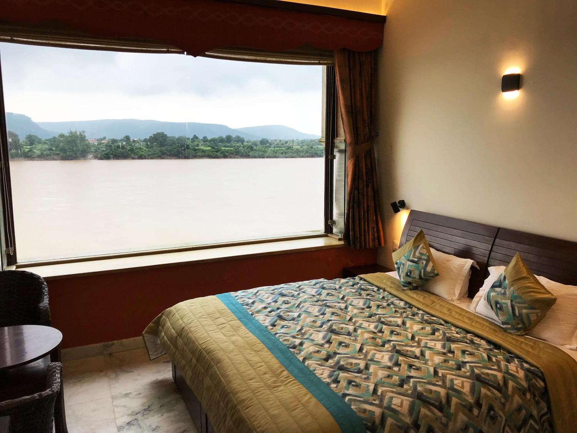 Treehouse Narmade A Riverfront Resort & Spa Narmadapuram Hoshangabad Екстериор снимка