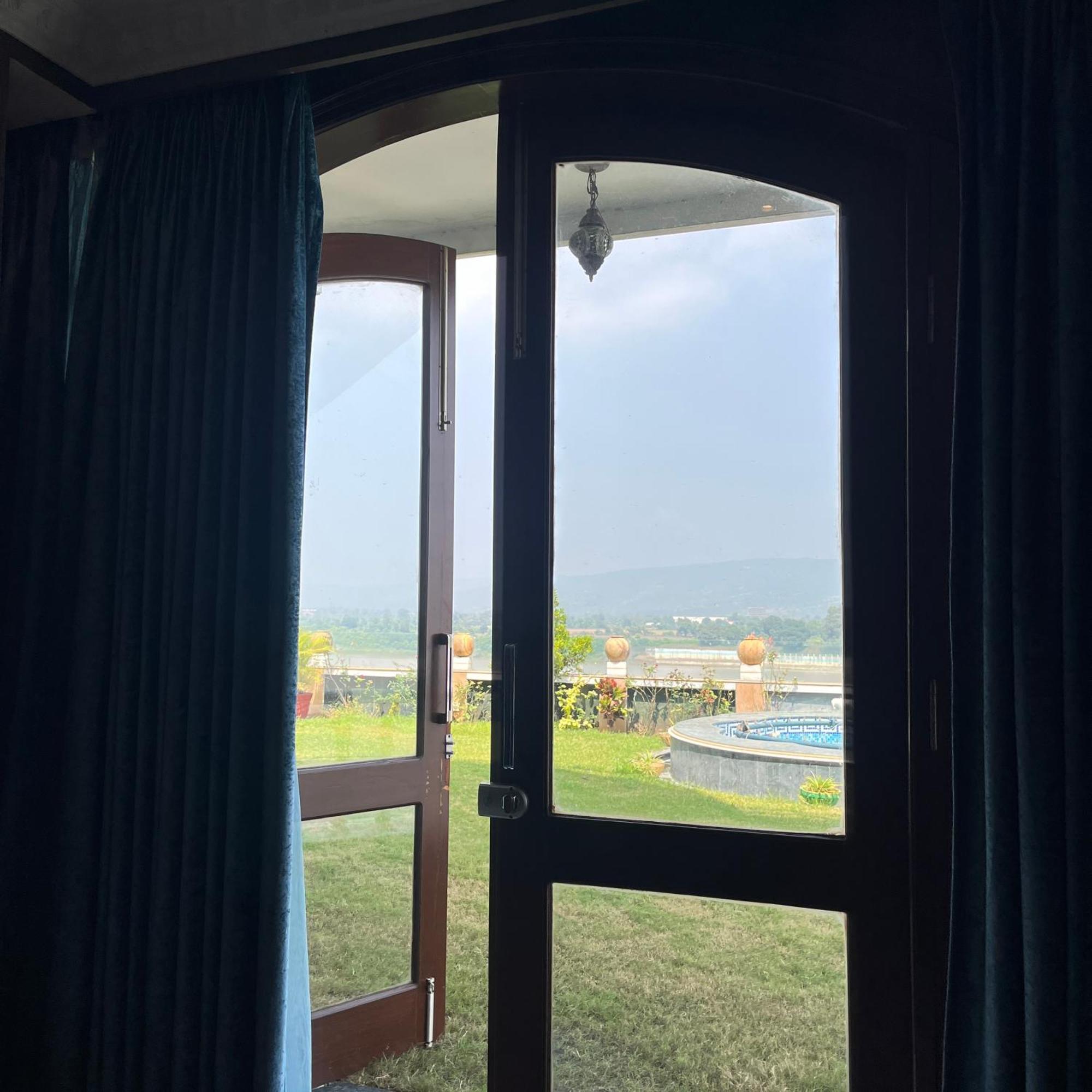 Treehouse Narmade A Riverfront Resort & Spa Narmadapuram Hoshangabad Екстериор снимка