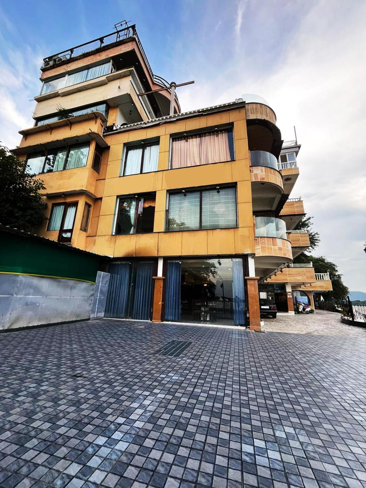 Treehouse Narmade A Riverfront Resort & Spa Narmadapuram Hoshangabad Екстериор снимка